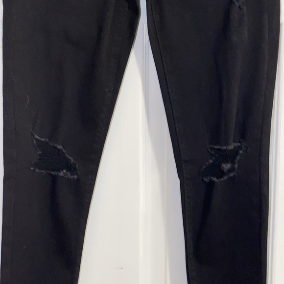 So Black Low Rise Distressed Straight Leg Jegging Jeans NWT - Picture 7 of 13